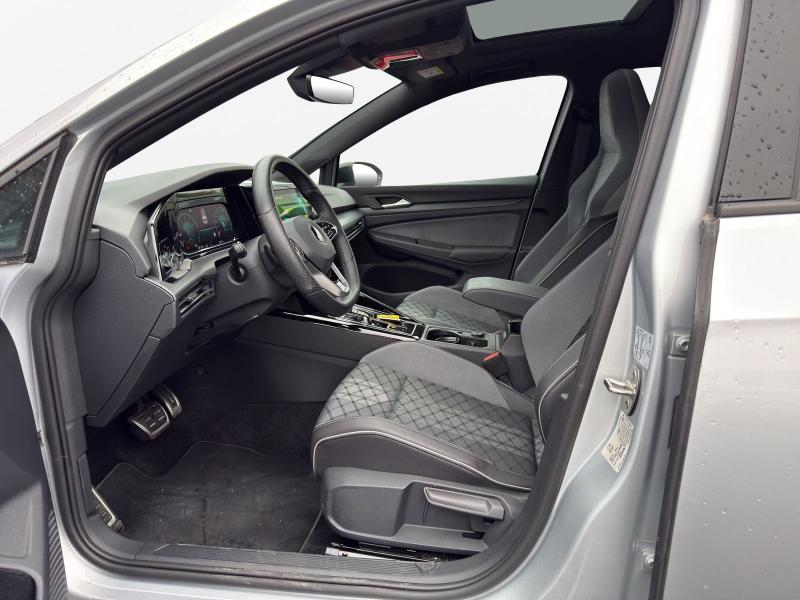 Volkswagen Golf R-Line – image 12 of 14