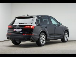 Audi Q7 – image 2 of 25