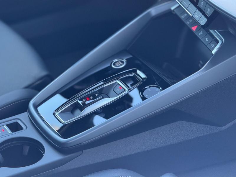 Audi A3 Sportback S line – image 11 of 15