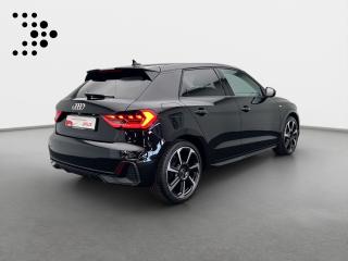 Audi A1 Sportback S line – image 2 of 17