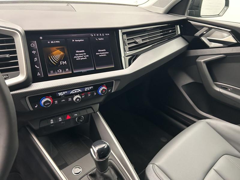 Audi A1 Sportback S line – image 6 of 17