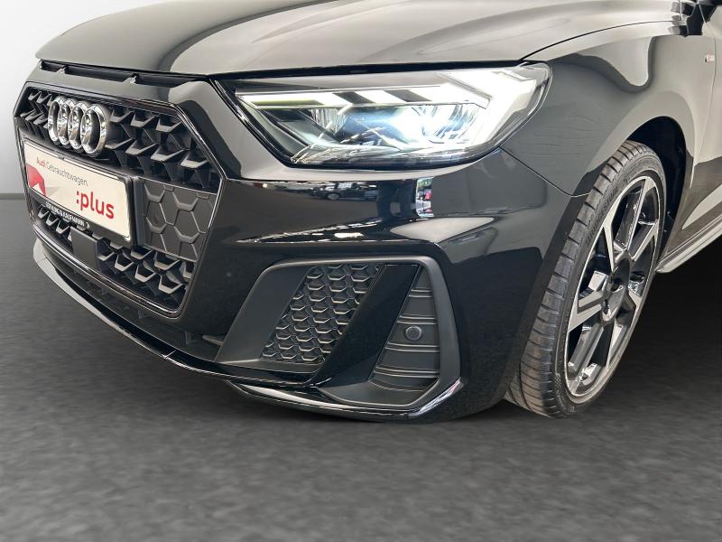 Audi A1 Sportback S line – image 13 of 17