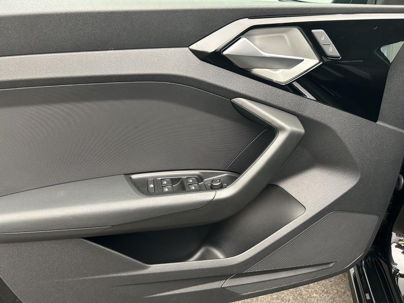 Audi A1 Sportback S line – image 15 of 17