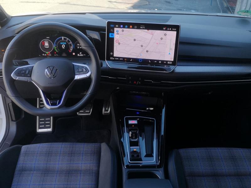 Volkswagen Golf GTE – image 6 of 21