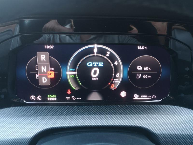 Volkswagen Golf GTE – image 9 of 21