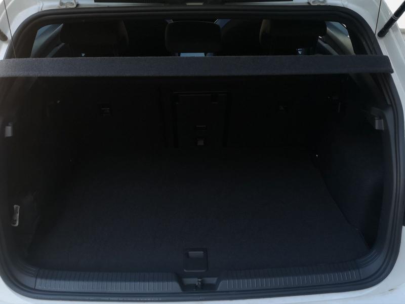 Volkswagen Golf GTE – image 11 of 21
