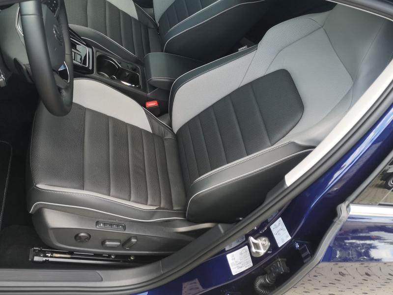Volkswagen Golf Style – image 15 of 23