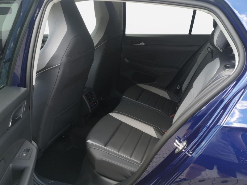 Volkswagen Golf Style – image 16 of 23