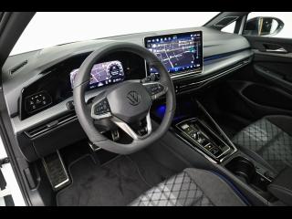 Volkswagen Golf R-Line – image 9 of 15