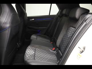 Volkswagen Golf R-Line – image 12 of 15