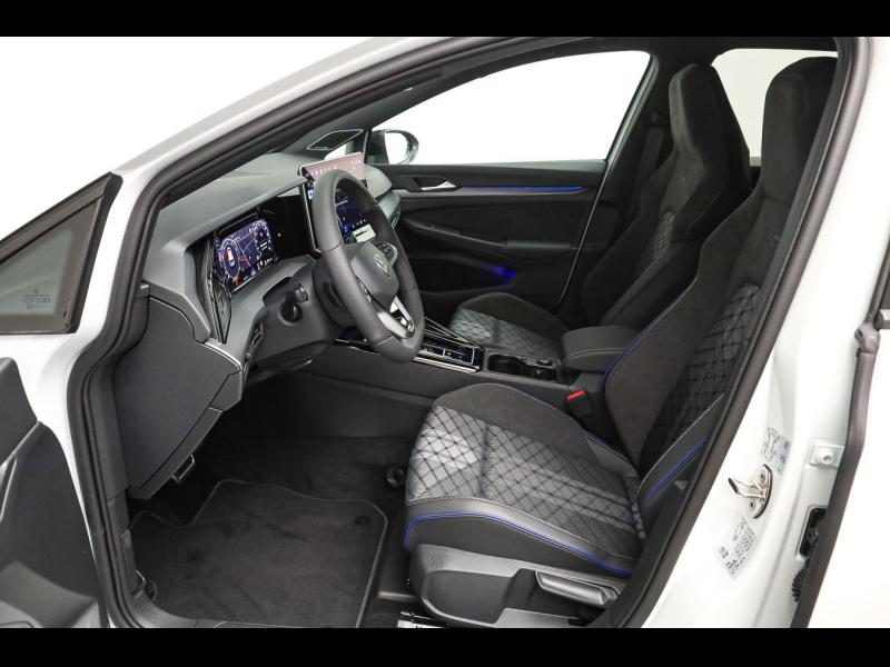 Volkswagen Golf R-Line – image 8 of 15