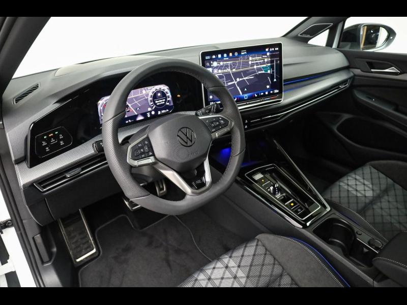 Volkswagen Golf R-Line – image 9 of 15