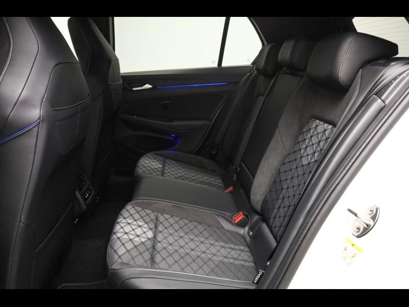 Volkswagen Golf R-Line – image 12 of 15