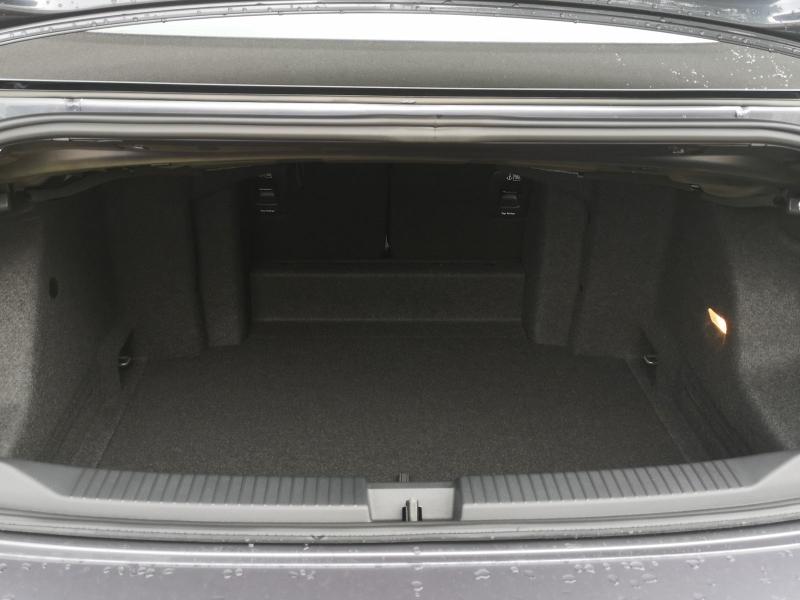 Volkswagen T-Roc Cabriolet R-Line – Bild 12 von 22