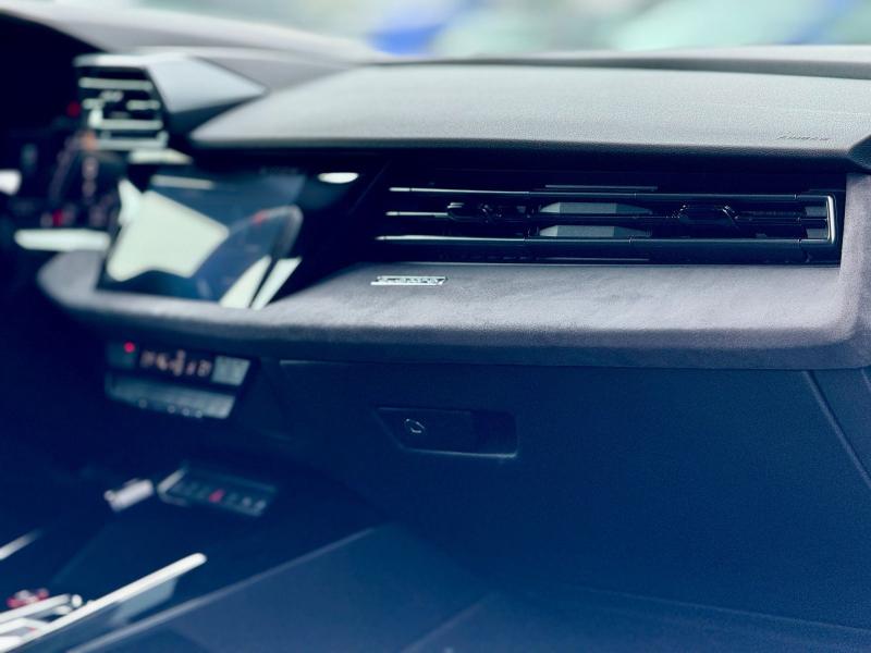 Audi RS 3 Sportback – image 13 of 19