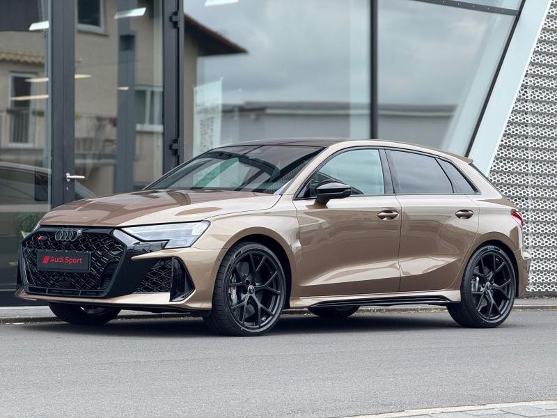 Audi RS 3 Sportback – image 1 of 17