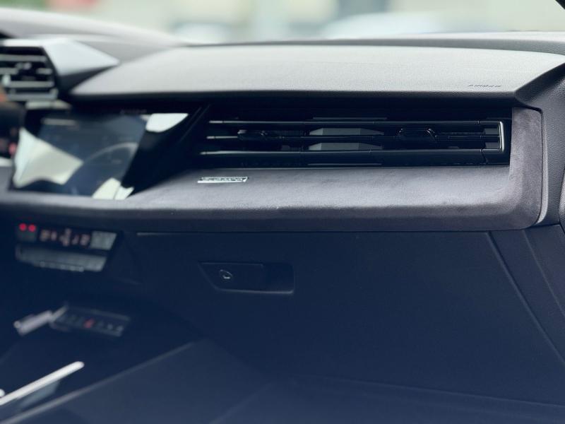 Audi RS 3 Sportback – image 13 of 17