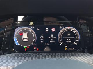 Volkswagen Golf R – image 9 of 15