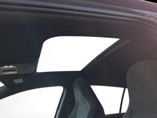 Volkswagen Golf R – image 10 of 15