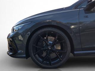 Volkswagen Golf R – image 13 of 15