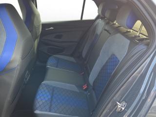 Volkswagen Golf R – image 15 of 15