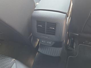 Volkswagen T-Roc Cabriolet R-Line – image 17 of 26