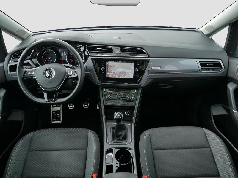 Volkswagen Touran Active – image 5 of 24
