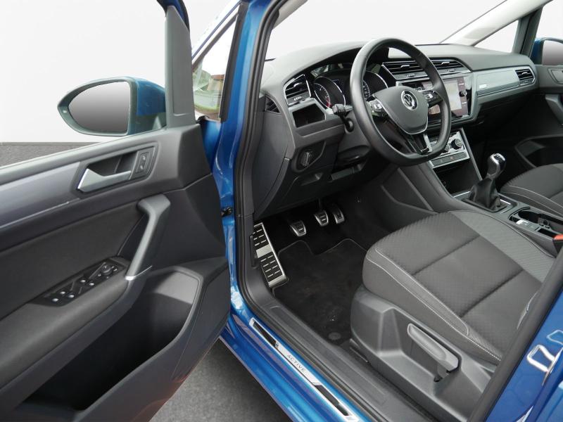 Volkswagen Touran Active – image 14 of 24