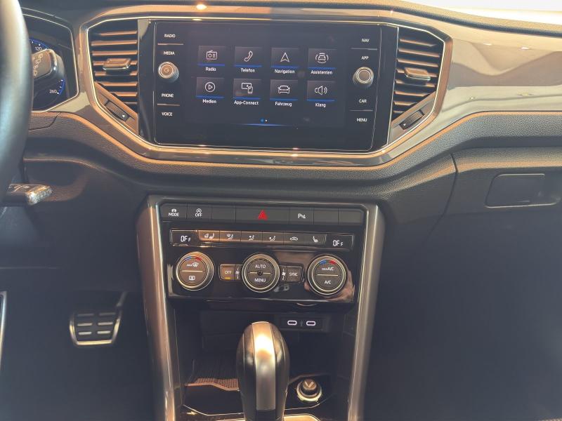 Volkswagen T-Roc R-Line – image 6 of 25