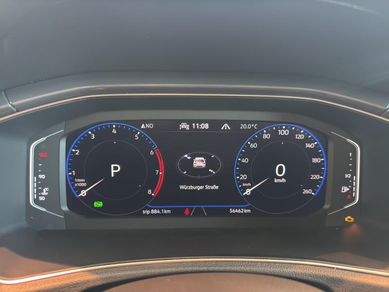 Volkswagen T-Roc R-Line – image 9 of 25