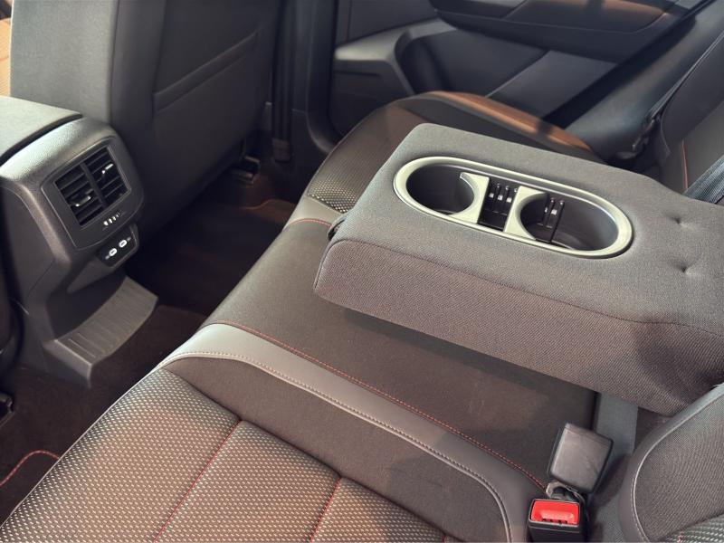 Volkswagen T-Roc R-Line – image 15 of 25