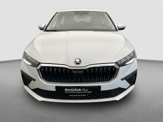 Škoda Scala Essence – image 12 of 16