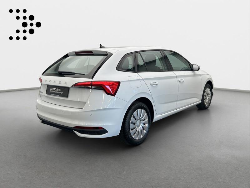Škoda Scala Essence – image 2 of 16