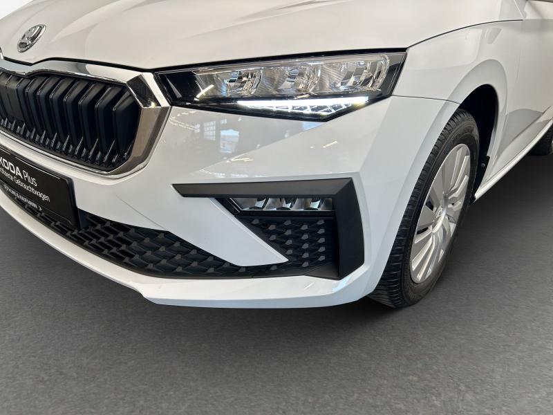 Škoda Scala Essence – image 13 of 16
