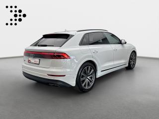 Audi Q8 S line – image 2 of 18