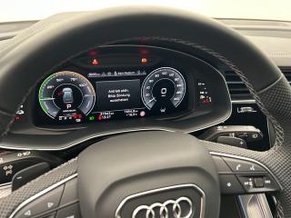 Audi Q8 S line – image 9 of 18
