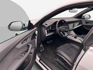 Audi Q8 S line – image 14 of 18