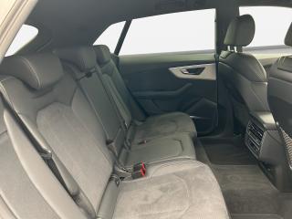 Audi Q8 S line – image 16 of 18