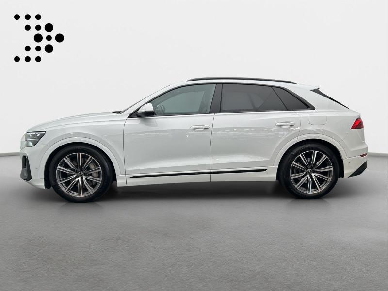 Audi Q8 S line – image 3 of 18