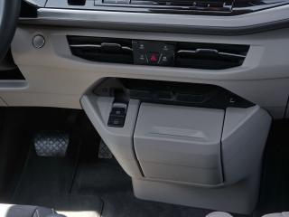 Volkswagen T7 Multivan LIFE – image 7 of 24