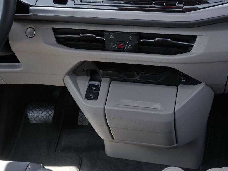 Volkswagen T7 Multivan LIFE – image 7 of 24