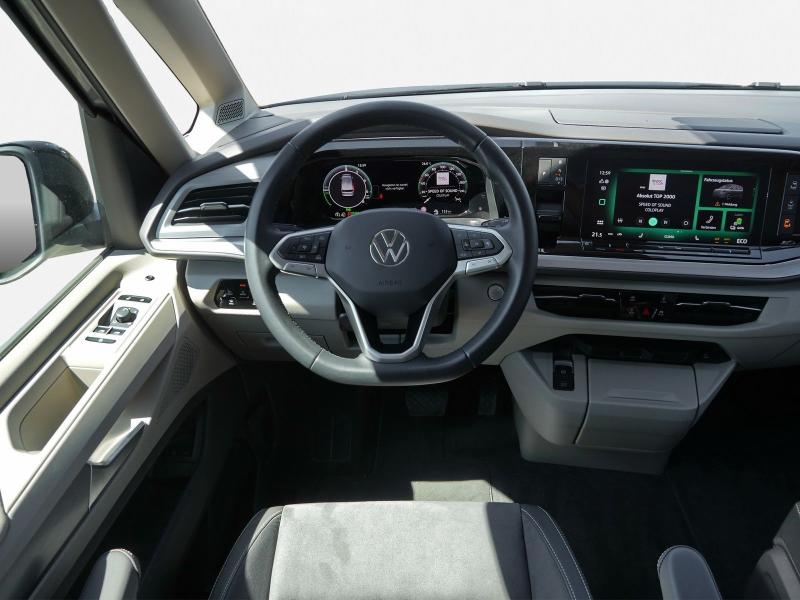 Volkswagen T7 Multivan LIFE – image 8 of 24