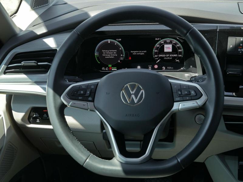 Volkswagen T7 Multivan LIFE – image 9 of 24