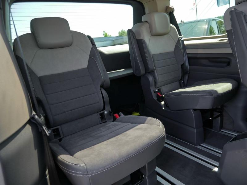 Volkswagen T7 Multivan LIFE – image 17 of 24