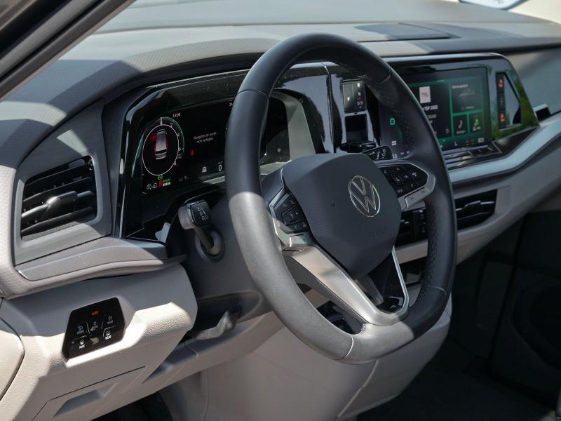 Volkswagen T7 Multivan LIFE – image 19 of 24