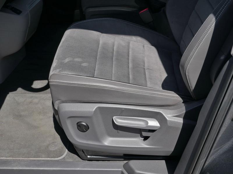 Volkswagen T7 Multivan LIFE – image 22 of 24
