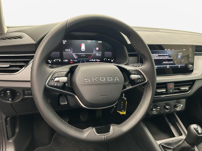 Škoda Kamiq Essence – image 8 of 16