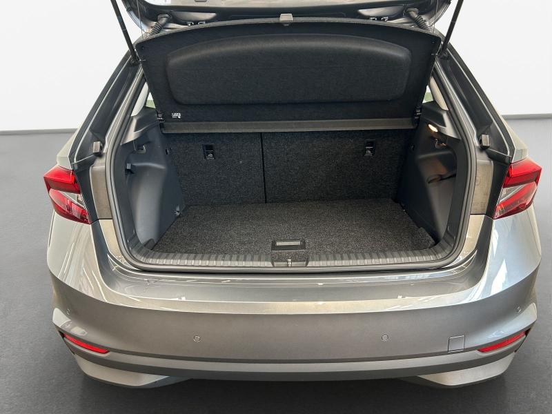 Škoda Fabia Tour – image 11 of 16