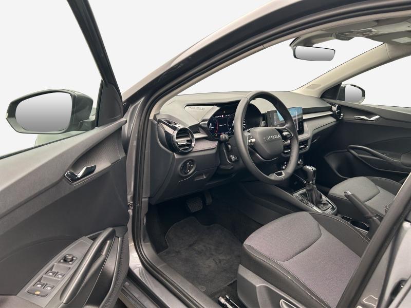 Škoda Fabia Tour – image 14 of 16