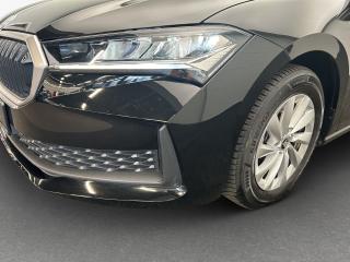Škoda Superb Essence – image 13 of 16